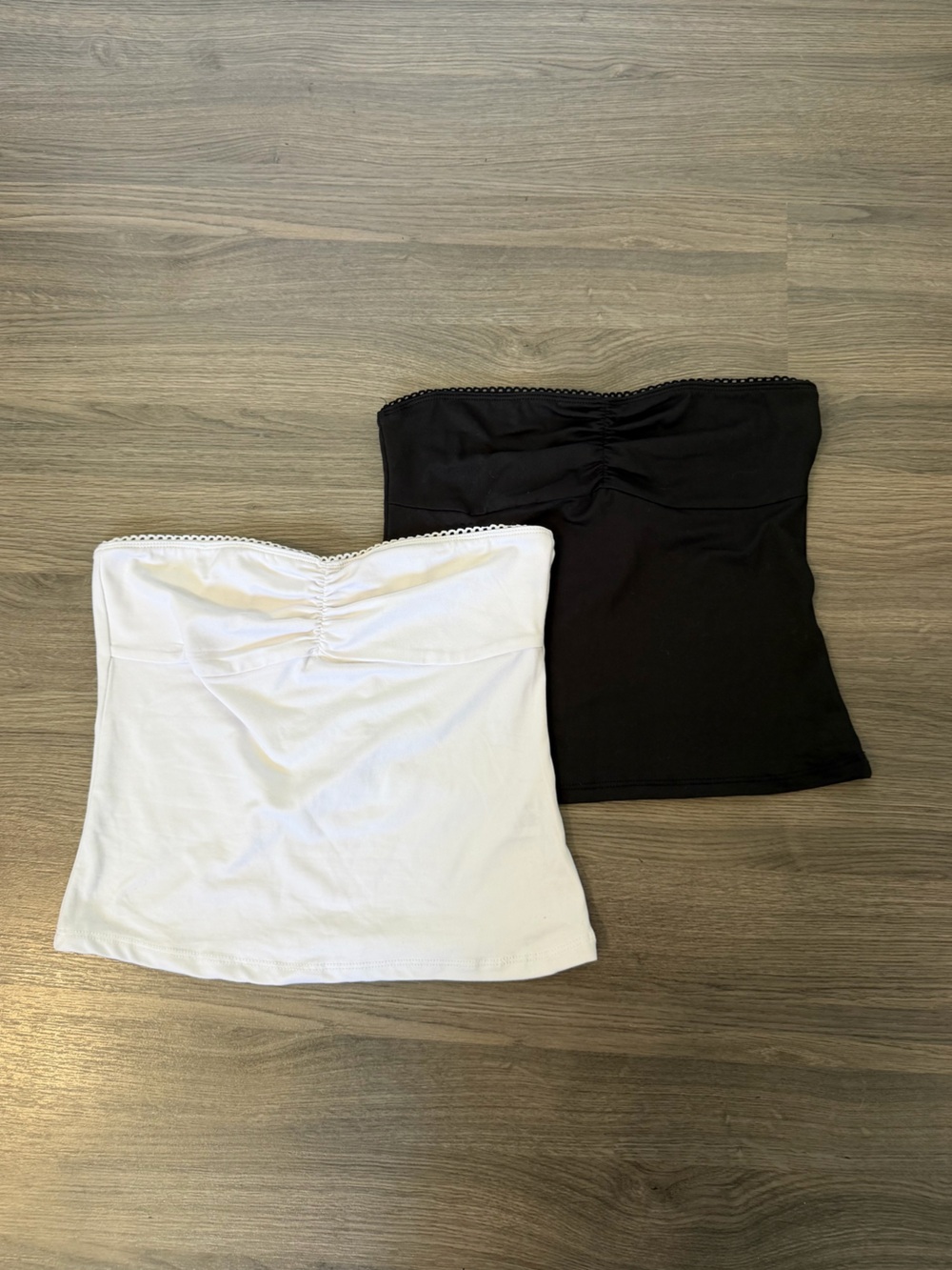 Bundle of 2 Ardene Black and White Lace-Trim Picot Trim Tube Top with Ruching